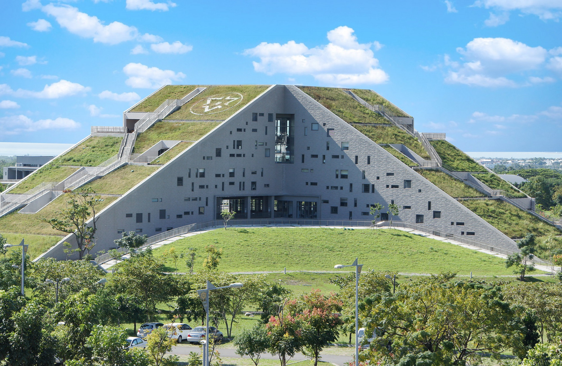 臺東大學圖資館榮獲2025臺灣建築永續獎公有建築銀級獎項