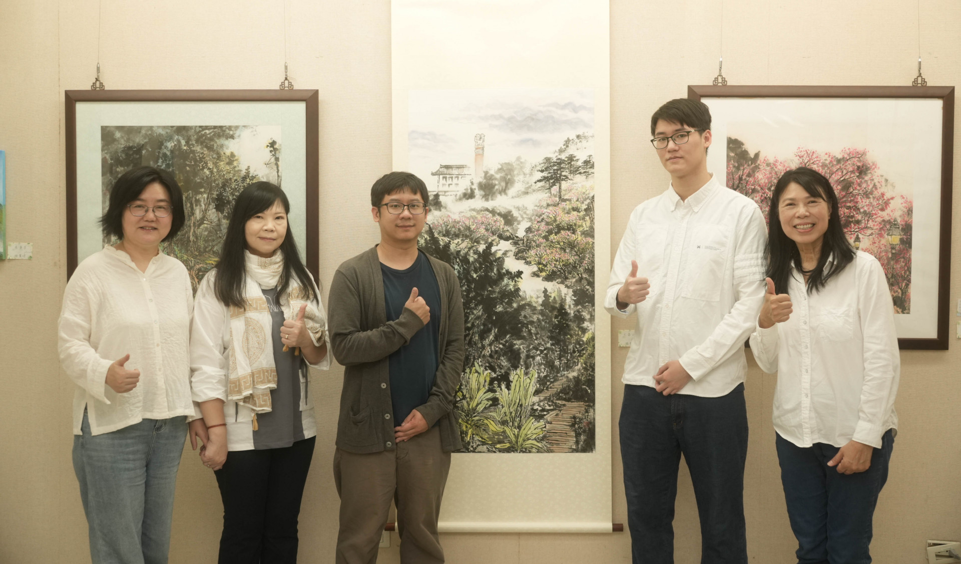 花甲少年母子檔混齡共學創作 華梵大崙山四季繁華躍然紙上