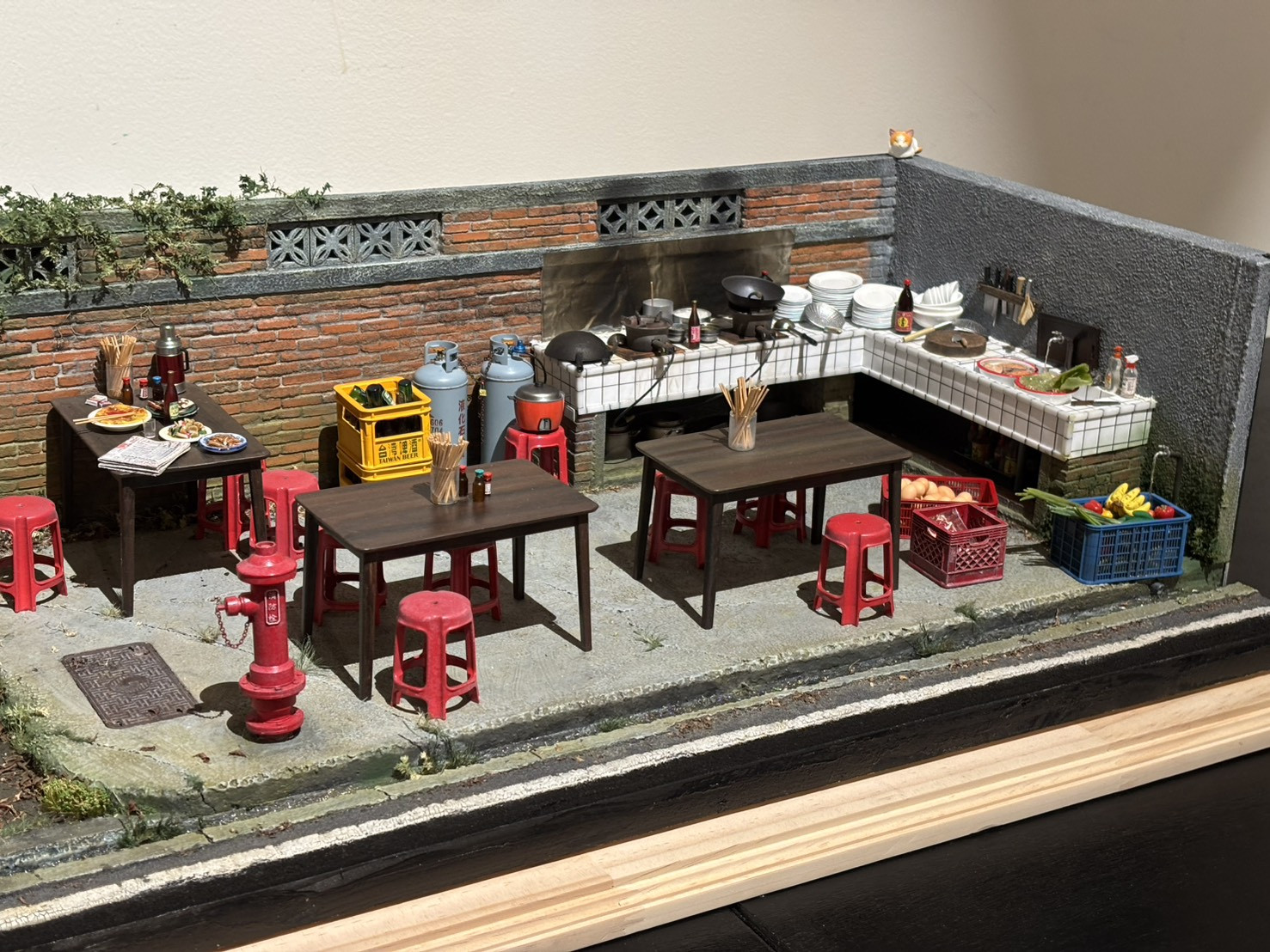 葉大明袖珍藝術創作展 融合眷村記憶與自然節氣
