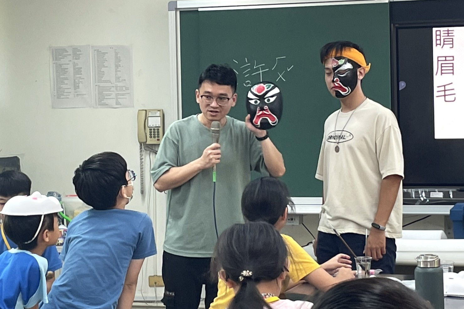 最好吃的文化課 南大帶百位學童沉浸臉譜、竹編與辦桌體驗